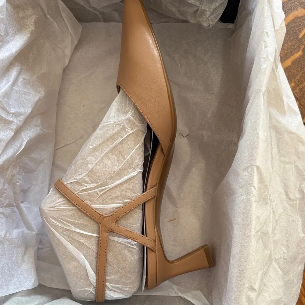 Naturalizer Tan Women's Heels - Picture 2 of 7